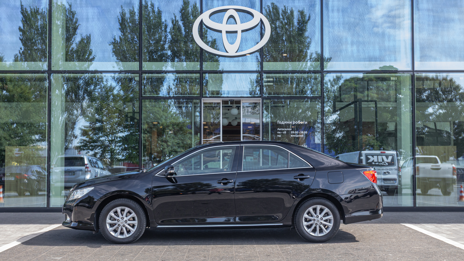 Toyota CAMRY 2014 року, Седан, Тойота Центр Дніпро "Алмаз Мотор" на Запорізькому шосе, м.Дніпро | Фото № 3 Toyota CAMRY 2014 року з пробігом 118116 км, Седан, Тойота Центр Дніпро "Алмаз Мотор" на Запорізькому шосе, м.Дніпро - 675000 ГРН | Фото № 3