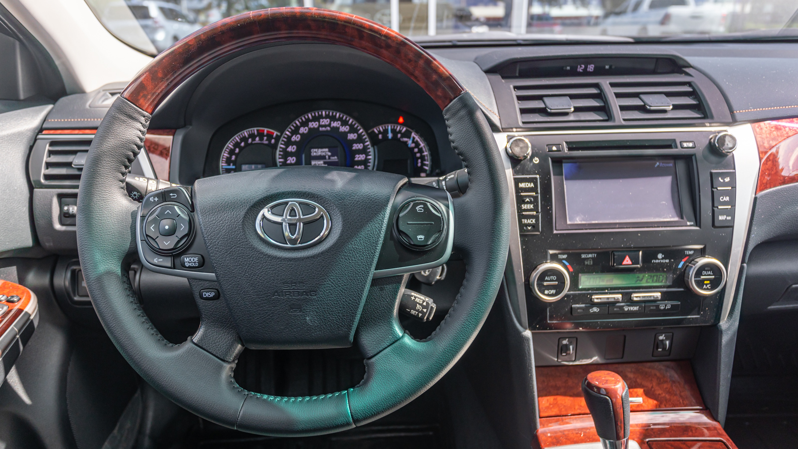 Toyota CAMRY 2014 року, Седан, Тойота Центр Дніпро "Алмаз Мотор" на Запорізькому шосе, м.Дніпро | Фото № 9 Toyota CAMRY 2014 року з пробігом 118116 км, Седан, Тойота Центр Дніпро "Алмаз Мотор" на Запорізькому шосе, м.Дніпро - 675000 ГРН | Фото № 9