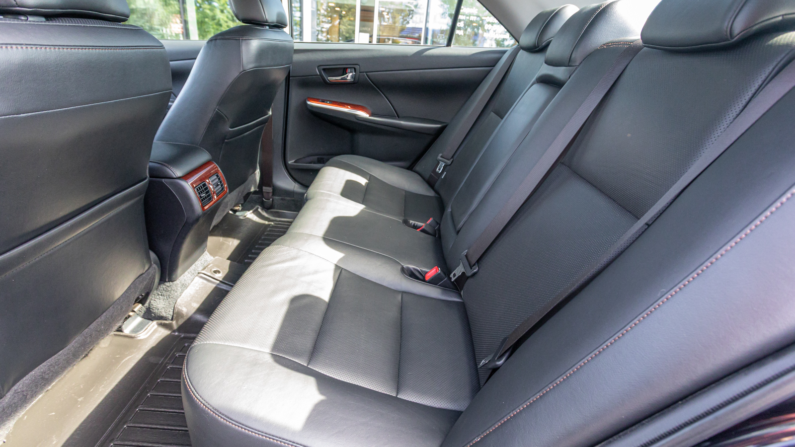 Toyota CAMRY 2014 року, Седан, Тойота Центр Дніпро "Алмаз Мотор" на Запорізькому шосе, м.Дніпро | Фото № 12 Toyota CAMRY 2014 року з пробігом 118116 км, Седан, Тойота Центр Дніпро "Алмаз Мотор" на Запорізькому шосе, м.Дніпро - 675000 ГРН | Фото № 12