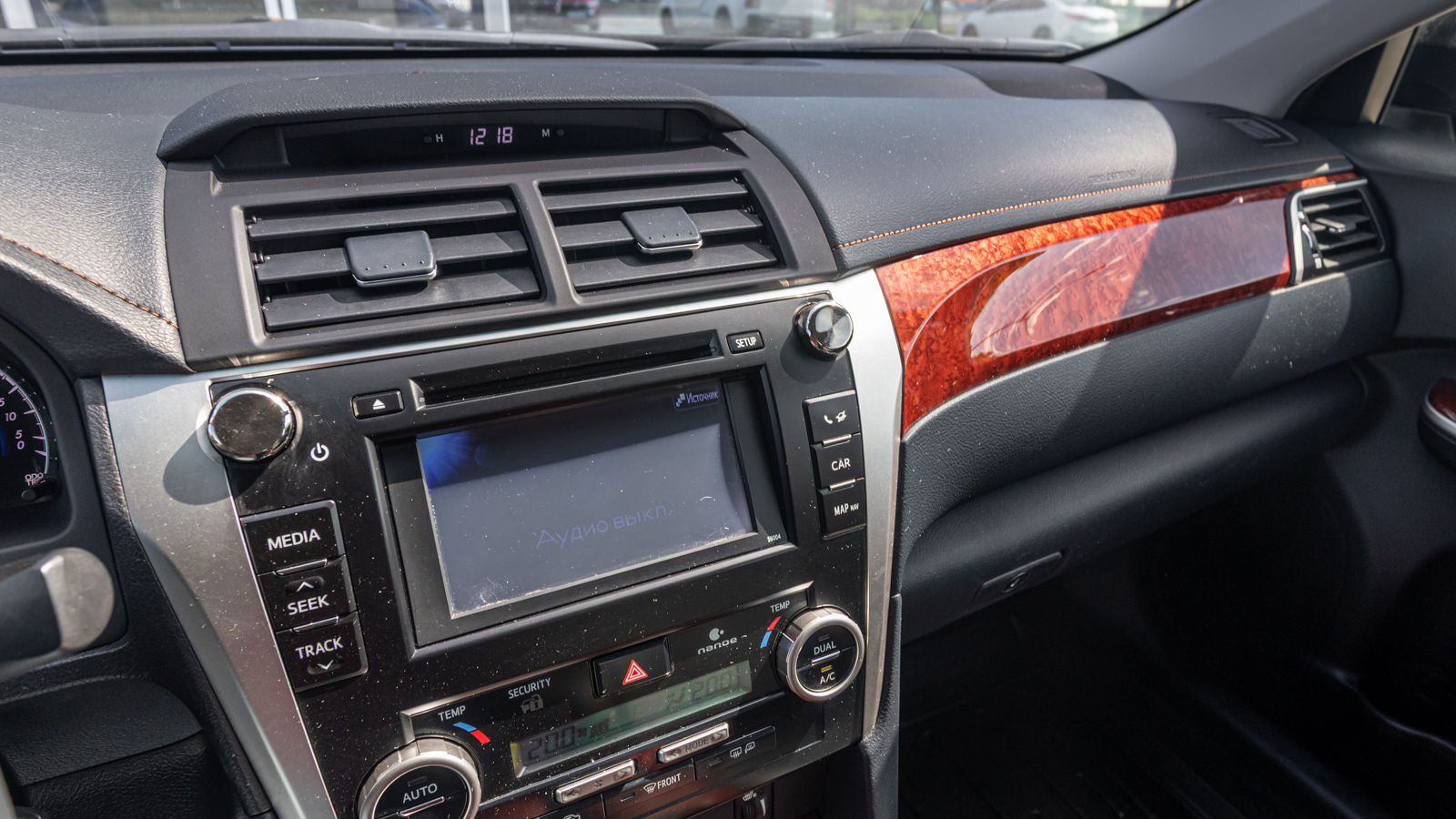 Toyota CAMRY 2014 року, Седан, Тойота Центр Дніпро "Алмаз Мотор" на Запорізькому шосе, м.Дніпро | Фото № 15 Toyota CAMRY 2014 року з пробігом 118116 км, Седан, Тойота Центр Дніпро "Алмаз Мотор" на Запорізькому шосе, м.Дніпро - 675000 ГРН | Фото № 15
