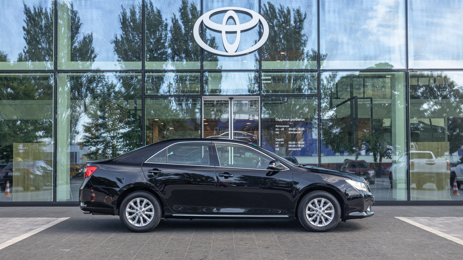 Toyota CAMRY 2014 року, Седан, Тойота Центр Дніпро "Алмаз Мотор" на Запорізькому шосе, м.Дніпро | Фото № 17 Toyota CAMRY 2014 року з пробігом 118116 км, Седан, Тойота Центр Дніпро "Алмаз Мотор" на Запорізькому шосе, м.Дніпро - 675000 ГРН | Фото № 17
