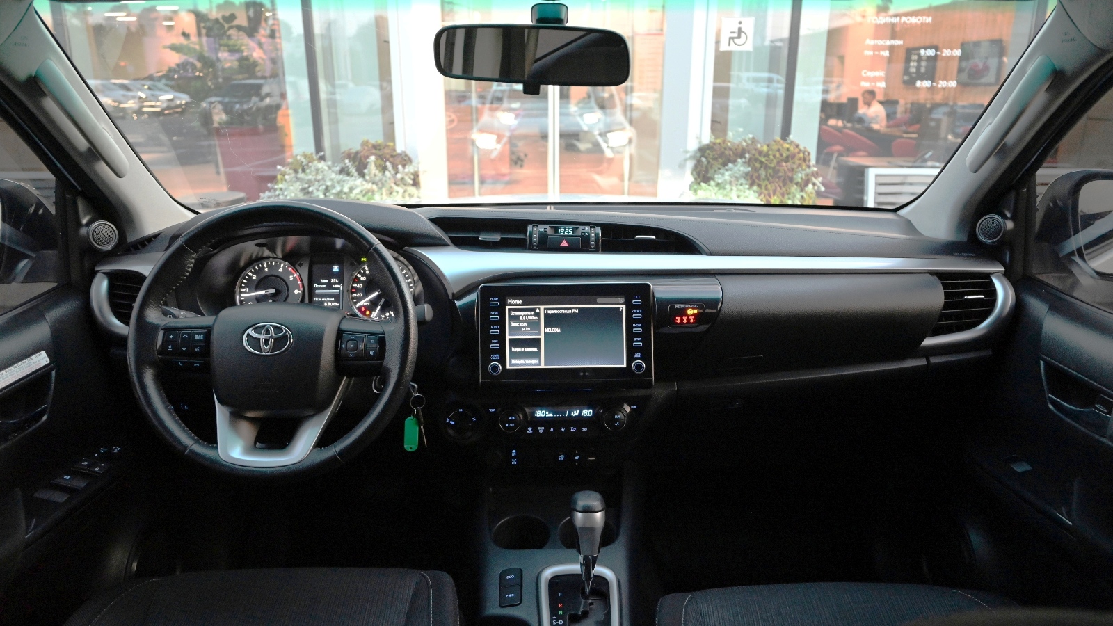 Toyota HILUX 2023 року, Пікап, Тойота Центр Київ "Сіті Плаза", м.Київ | Фото № 8 Toyota HILUX 2023 року з пробігом 140603 км, Пікап, Тойота Центр Київ "Сіті Плаза", м.Київ - 1787520 ГРН | Фото № 8