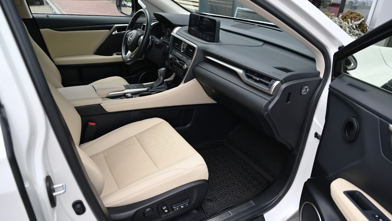 Lexus RX 2022 року з пробігом 71301 км, Універсал, Тойота Центр Київ "Сіті Плаза", м.Київ - 2230530 ГРН | Фото № 6