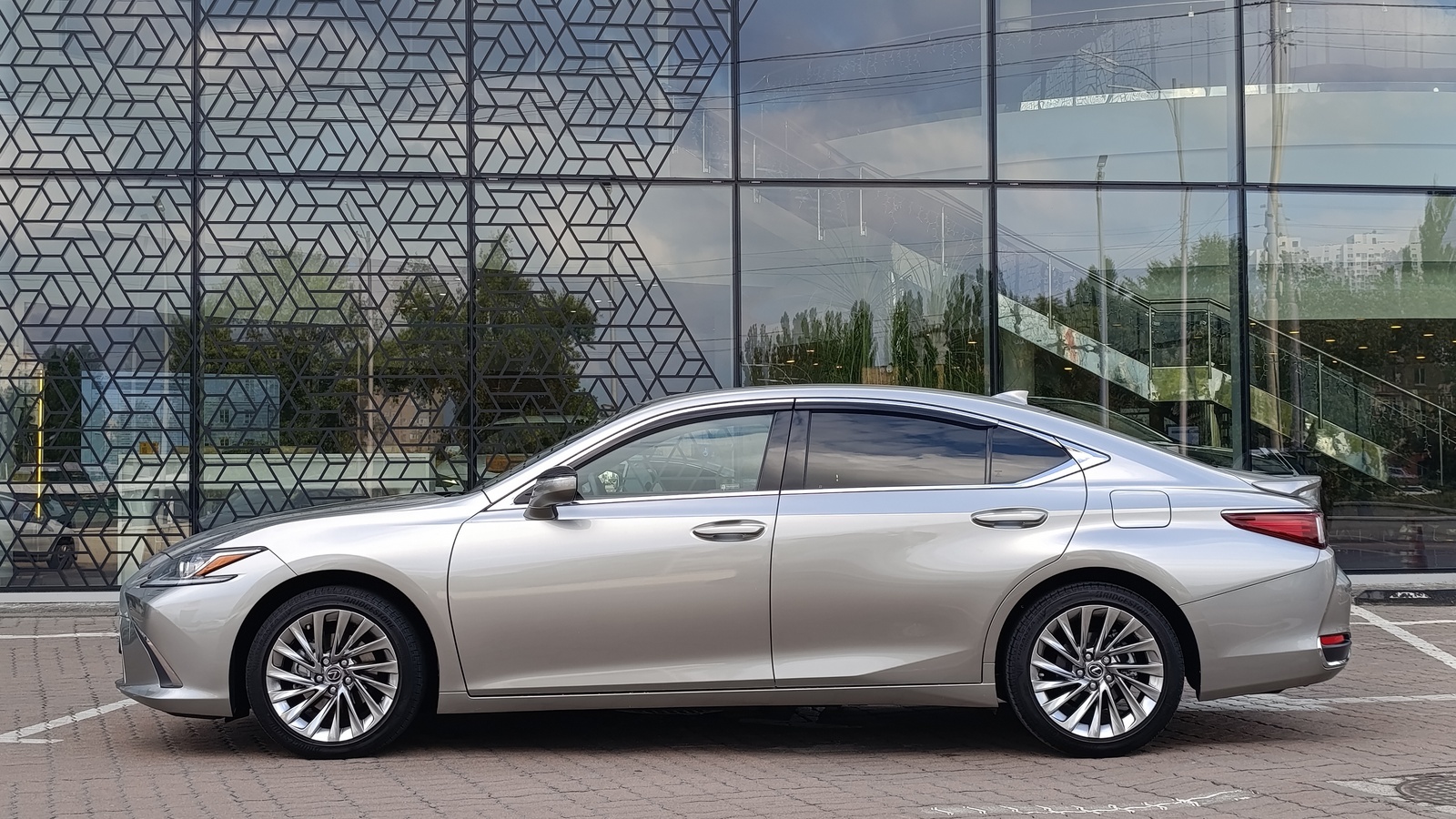 Lexus ES 2024 року, Седан, Лексус Київ Захід, м.Київ | Фото № 3 Lexus ES 2024 року з пробігом 2970 км, Седан, Лексус Київ Захід, м.Київ - 2450000 ГРН | Фото № 3