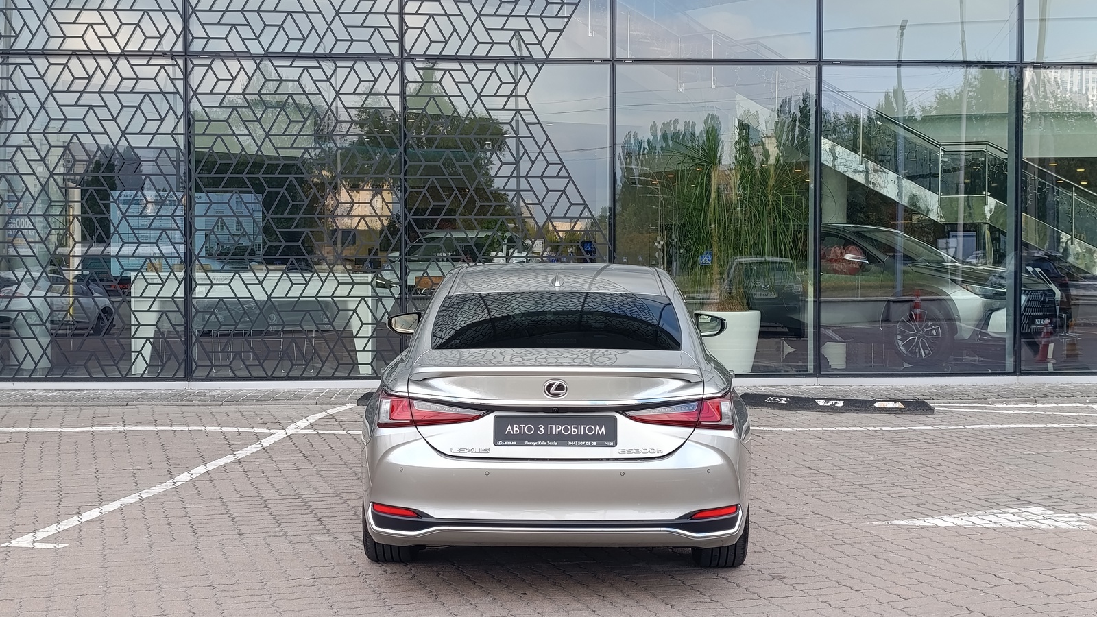 Lexus ES 2024 року, Седан, Лексус Київ Захід, м.Київ | Фото № 4 Lexus ES 2024 року з пробігом 2970 км, Седан, Лексус Київ Захід, м.Київ - 2450000 ГРН | Фото № 4