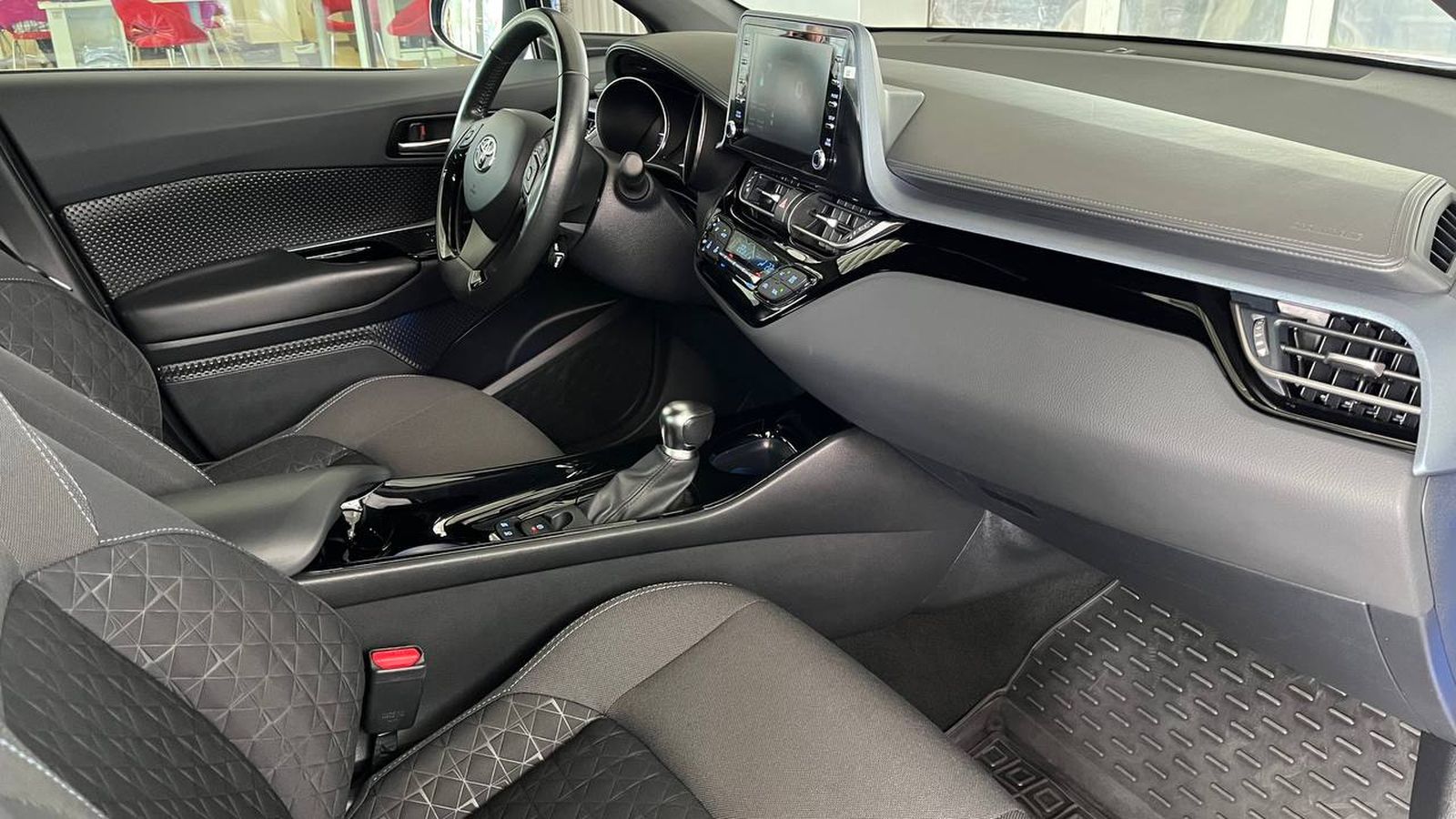 Toyota C-HR 2020 року з пробігом 102790 км, Універсал, Тойота Центр Хмельницький "Гранд Мотор", м.Хмельницький - 1039000 ГРН | Фото № 6