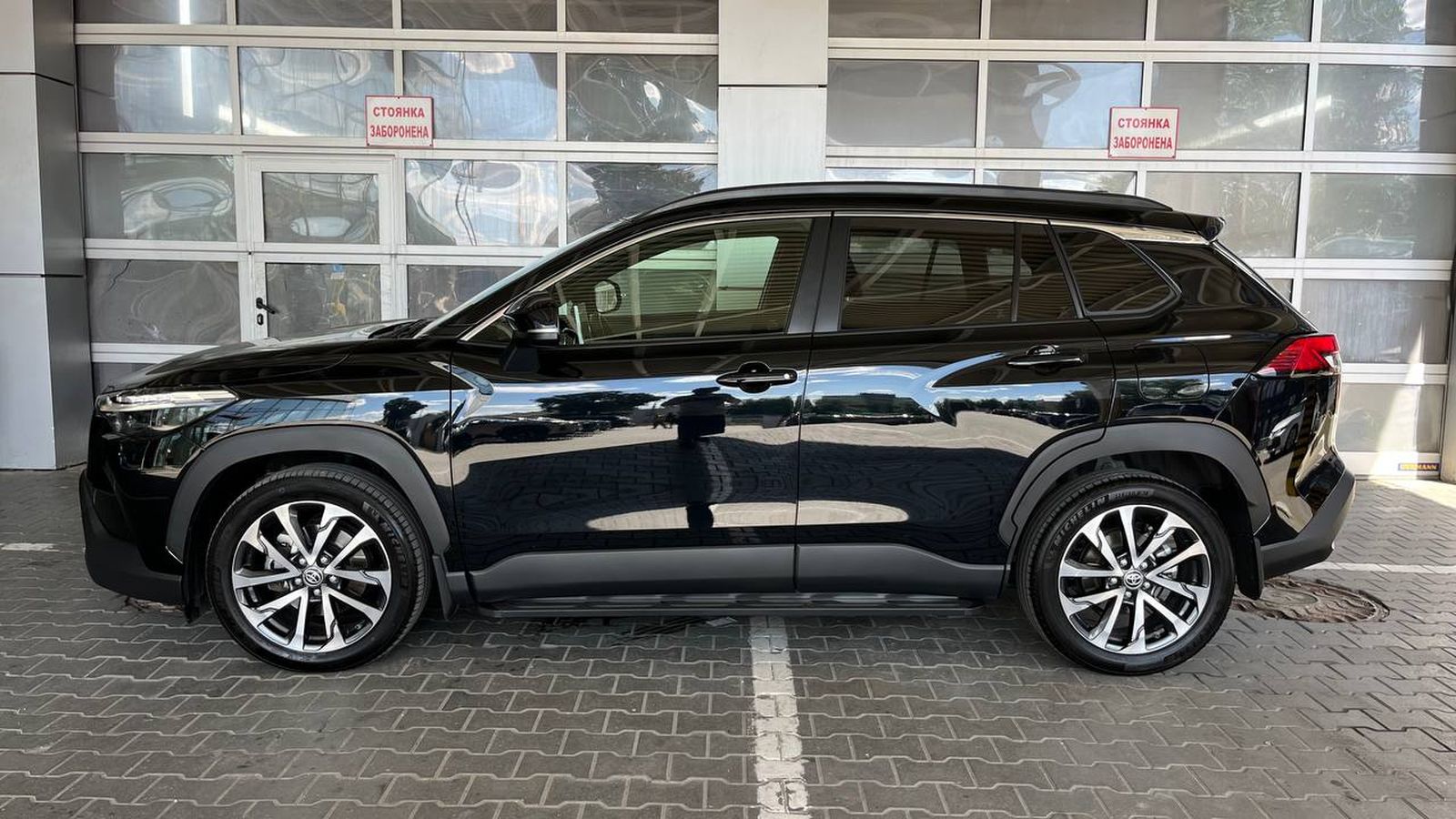 Toyota COROLLA CROSS 2023 року, Хетчбек, Тойота Центр Хмельницький "Гранд Мотор", м.Хмельницький | Фото № 3 Toyota COROLLA CROSS 2023 року з пробігом 25800 км, Хетчбек, Тойота Центр Хмельницький "Гранд Мотор", м.Хмельницький - 1400300 ГРН | Фото № 3