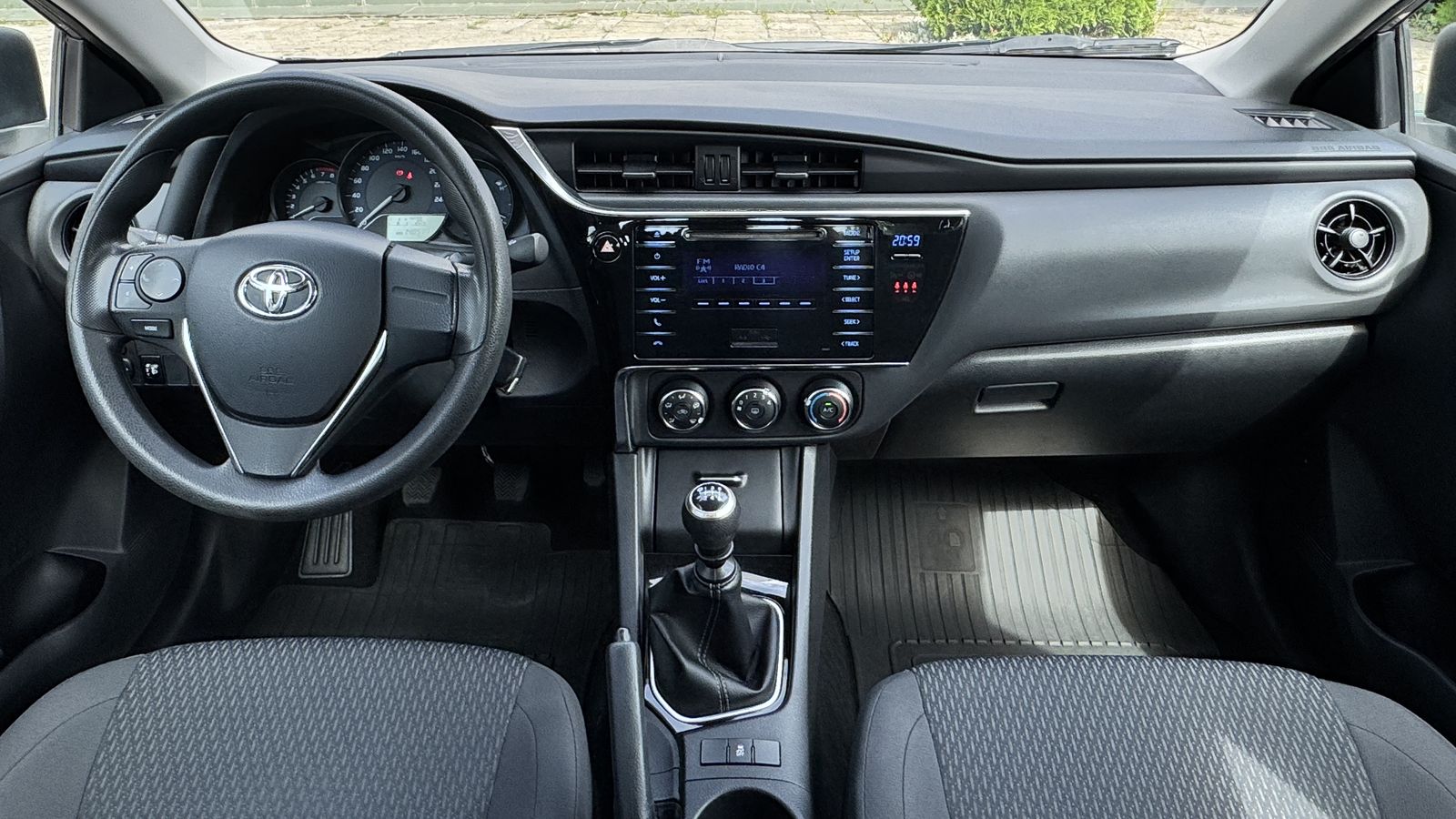 Toyota COROLLA 2018 року, Седан, Тойота Центр Чернівці "Олімп-Моторс", м.Чернівці | Фото № 8 Toyota COROLLA 2018 року з пробігом 140574 км, Седан, Тойота Центр Чернівці "Олімп-Моторс", м.Чернівці - 560000 ГРН | Фото № 8