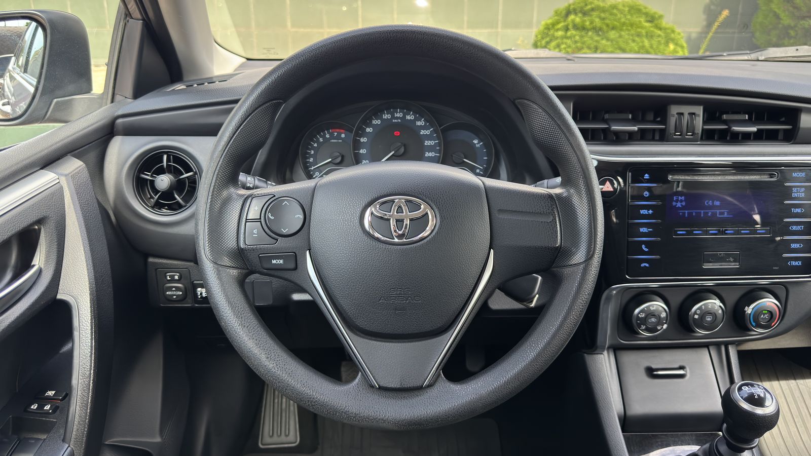 Toyota COROLLA 2018 року, Седан, Тойота Центр Чернівці "Олімп-Моторс", м.Чернівці | Фото № 13 Toyota COROLLA 2018 року з пробігом 140574 км, Седан, Тойота Центр Чернівці "Олімп-Моторс", м.Чернівці - 560000 ГРН | Фото № 13