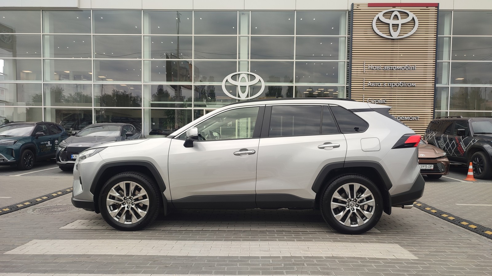 Toyota RAV4 2023 року з пробігом 31046 км, Універсал, Тойота Центр Київ "ВіДі Автострада", м.Київ - 1960000 ГРН | Фото № 3
