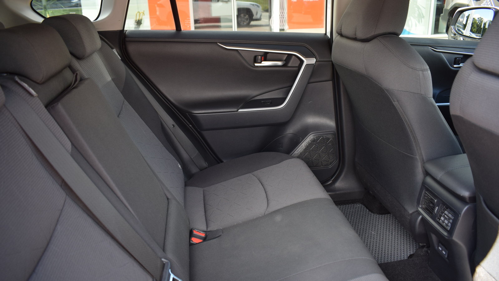 Toyota RAV4 2023 року, Універсал, Тойота Центр Житомир "Стар - Кар", м.Житомир | Фото № 7 Toyota RAV4 2023 року з пробігом 175960 км, Універсал, Тойота Центр Житомир "Стар - Кар", м.Житомир - 1160320 ГРН | Фото № 7