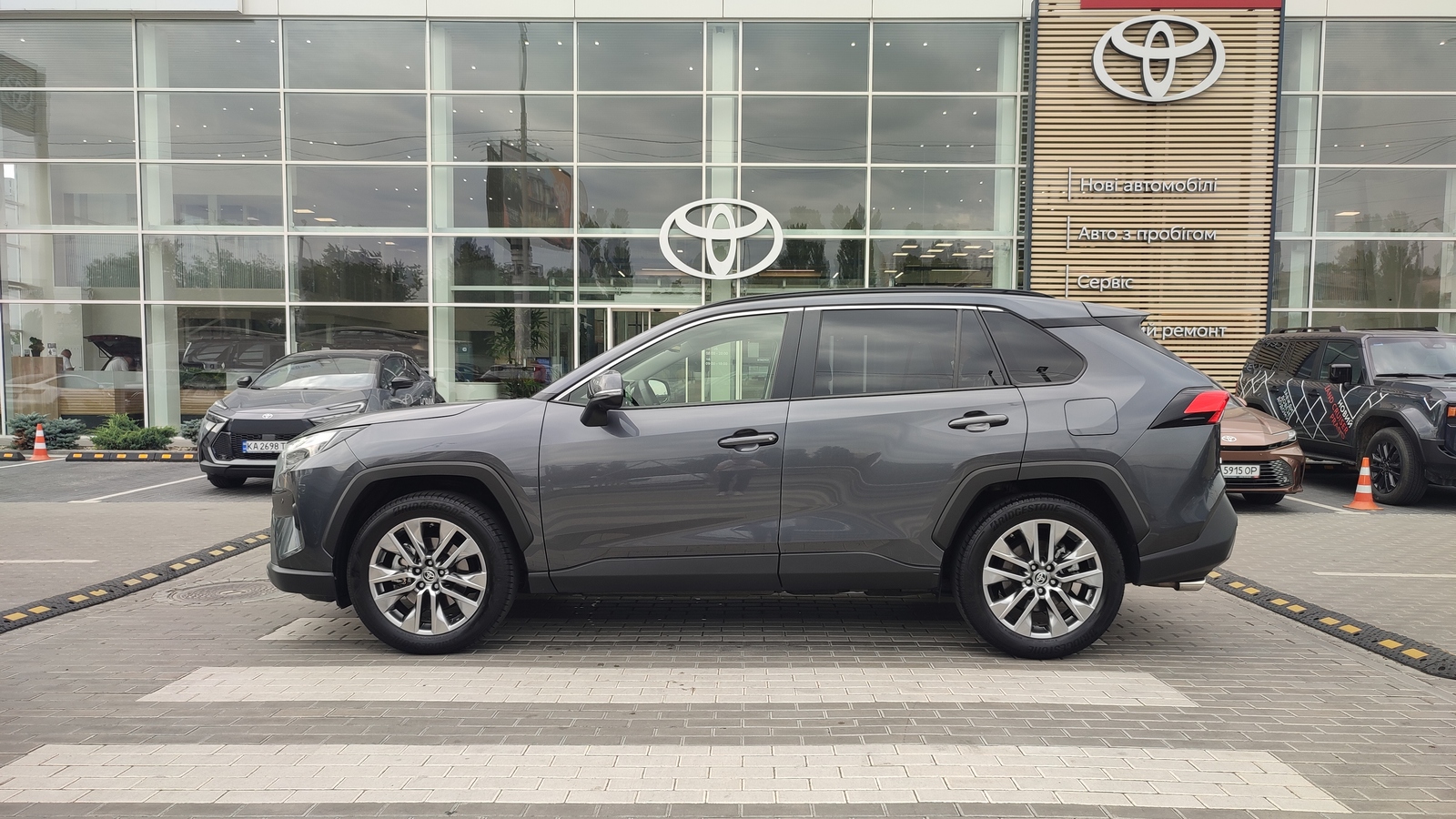 Toyota RAV4 2024 року, Універсал, Тойота Центр Київ "ВіДі Автострада", м.Київ | Фото № 3 Toyota RAV4 2024 року з пробігом 45170 км, Універсал, Тойота Центр Київ "ВіДі Автострада", м.Київ - 2070000 ГРН | Фото № 3