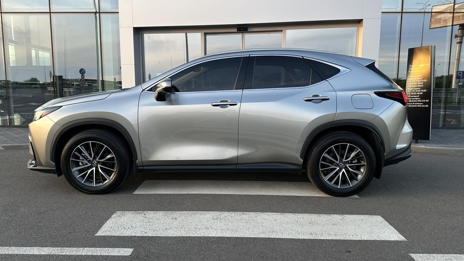 Lexus NX 2025 року, Універсал, Лексус Київ Аеропорт, м.Київ | Фото № 3 Lexus NX 2025 року з пробігом 29320 км, Універсал, Лексус Київ Аеропорт, м.Київ - 2631440 ГРН | Фото № 3