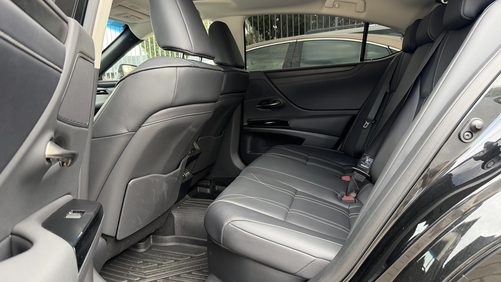 Lexus ES 2022 року, Седан, Тойота Центр Миколаїв "КиТ-Т", м.Миколаїв | Фото № 11 Lexus ES 2022 року з пробігом 39036 км, Седан, Тойота Центр Миколаїв "КиТ-Т", м.Миколаїв - 2140400 ГРН | Фото № 11