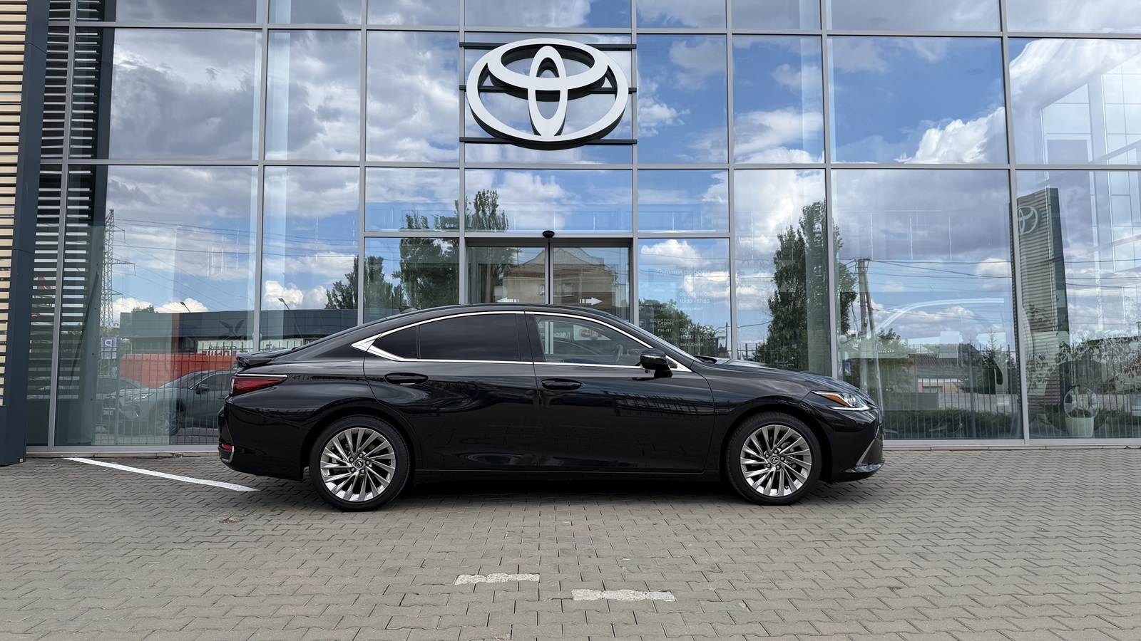 Lexus ES 2022 року, Седан, Тойота Центр Миколаїв "КиТ-Т", м.Миколаїв | Фото № 17 Lexus ES 2022 року з пробігом 39036 км, Седан, Тойота Центр Миколаїв "КиТ-Т", м.Миколаїв - 2140400 ГРН | Фото № 17