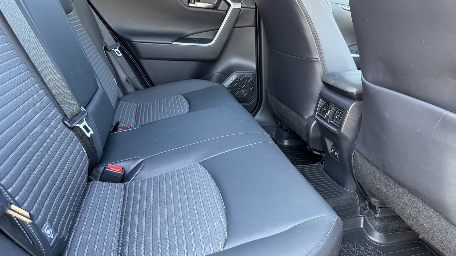 Toyota RAV4 2020 року, Універсал, Тойота Центр Миколаїв "КиТ-Т", м.Миколаїв | Фото № 7 Toyota RAV4 2020 року з пробігом 108112 км, Універсал, Тойота Центр Миколаїв "КиТ-Т", м.Миколаїв - 1456000 ГРН | Фото № 7