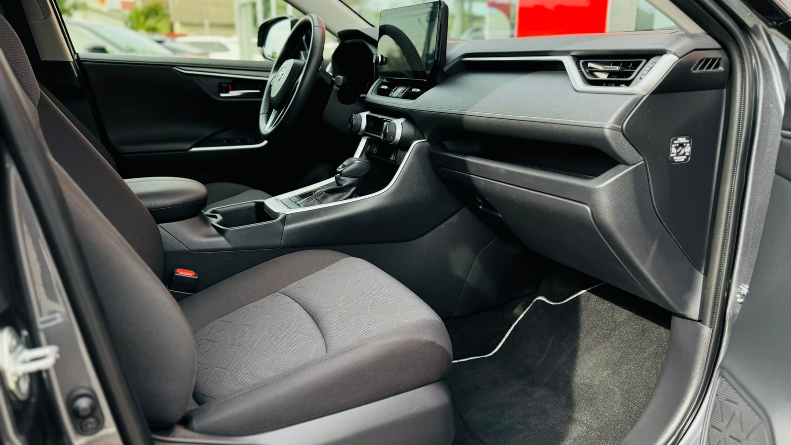 Toyota RAV4 2023 року, Універсал, Тойота Центр Тернопіль "Кристал Моторс", м.Тернопіль | Фото № 6 Toyota RAV4 2023 року з пробігом 10260 км, Універсал, Тойота Центр Тернопіль "Кристал Моторс", м.Тернопіль - 1655000 ГРН | Фото № 6
