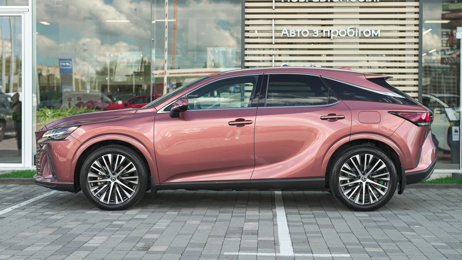 Lexus RX 2025 року, Універсал, Тойота Центр Львів "Діамант", м.Львів | Фото № 3 Lexus RX 2025 року з пробігом 16092 км, Універсал, Тойота Центр Львів "Діамант", м.Львів - 3450150 ГРН | Фото № 3