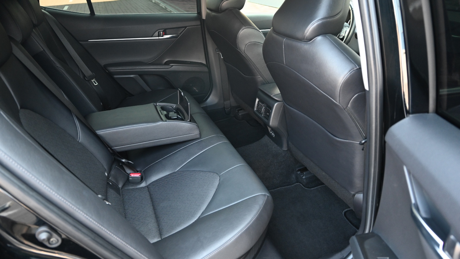 Toyota CAMRY 2023 року, Седан, Тойота Центр Київ "Сіті Плаза", м.Київ | Фото № 7 Toyota CAMRY 2023 року з пробігом 38508 км, Седан, Тойота Центр Київ "Сіті Плаза", м.Київ - 1584257 ГРН | Фото № 7