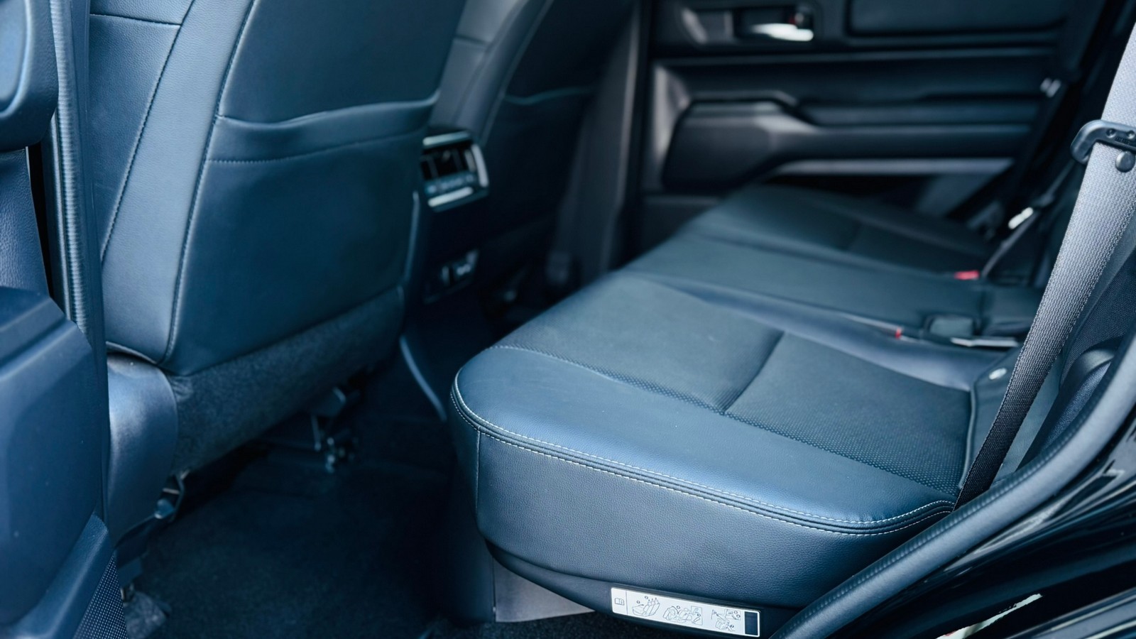 Toyota LAND CRUISER PRADO 2024 року, Універсал, Тойота Центр Тернопіль "Кристал Моторс", м.Тернопіль | Фото № 11 Toyota LAND CRUISER PRADO 2024 року з пробігом 51863 км, Універсал, Тойота Центр Тернопіль "Кристал Моторс", м.Тернопіль - 2410000 ГРН | Фото № 11