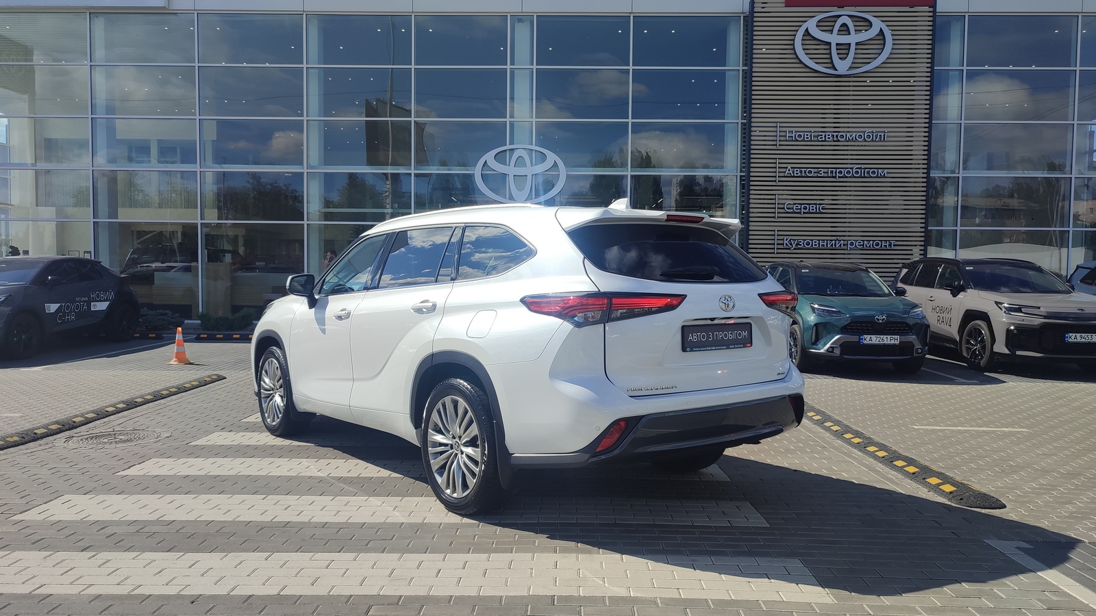Toyota HIGHLANDER 2022 року з пробігом 20698 км, Універсал, Тойота Центр Київ "ВіДі Автострада", м.Київ - 2295000 ГРН | Фото № 2