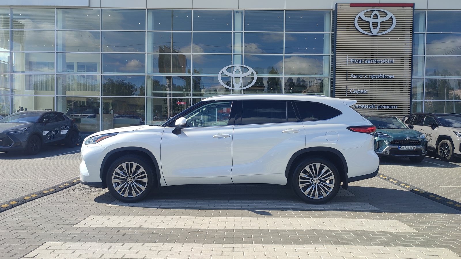 Toyota HIGHLANDER 2022 року з пробігом 20698 км, Універсал, Тойота Центр Київ "ВіДі Автострада", м.Київ - 2295000 ГРН | Фото № 3