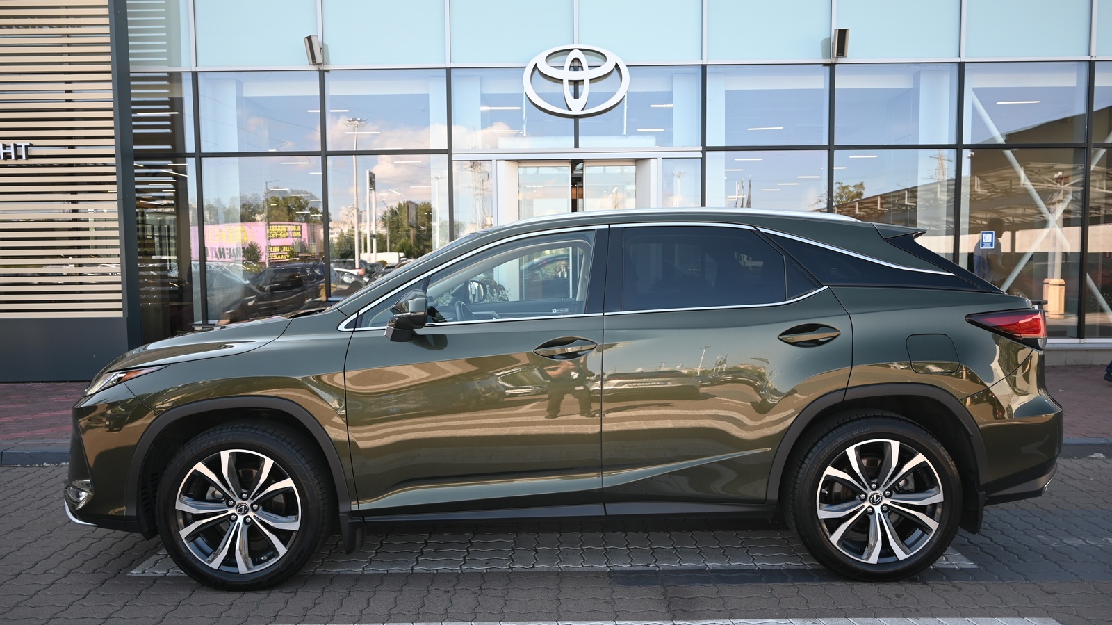 Lexus RX 2022 року з пробігом 71467 км, Універсал, Тойота Центр Київ "Сіті Плаза", м.Київ - 2044970 ГРН | Фото № 3