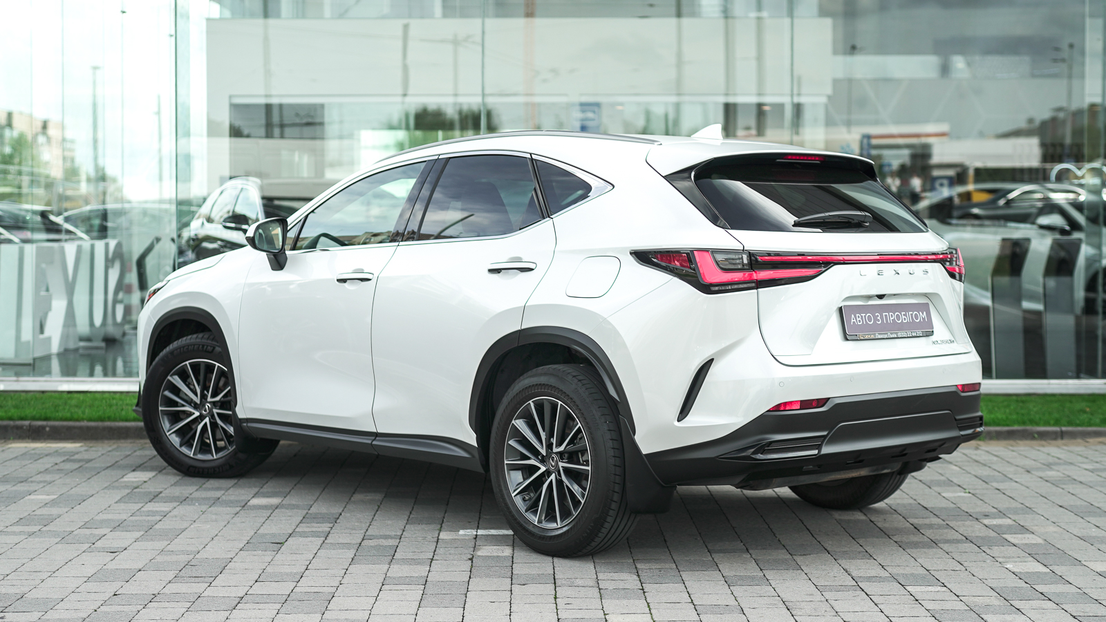 Lexus NX 2021 року з пробігом 88610 км, Універсал, Лексус Львів, м.Львів - 2345200 ГРН | Фото № 2