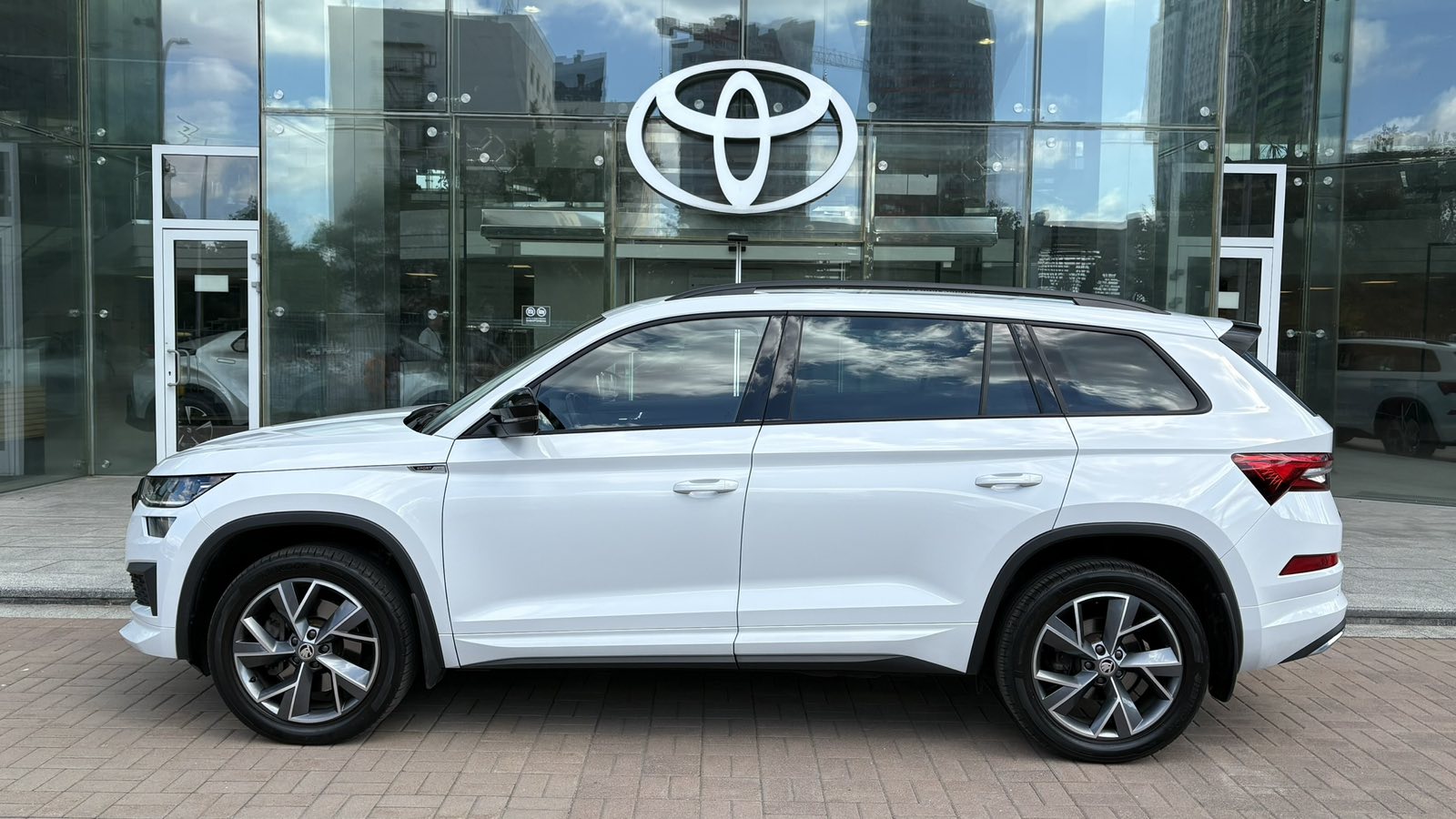 Інші авто SKODA Kodiaq 2024 року з пробігом 27826 км, Універсал, Тойота Центр Київ "Автосаміт Укравто", м.Київ - 1850000 ГРН | Фото № 3