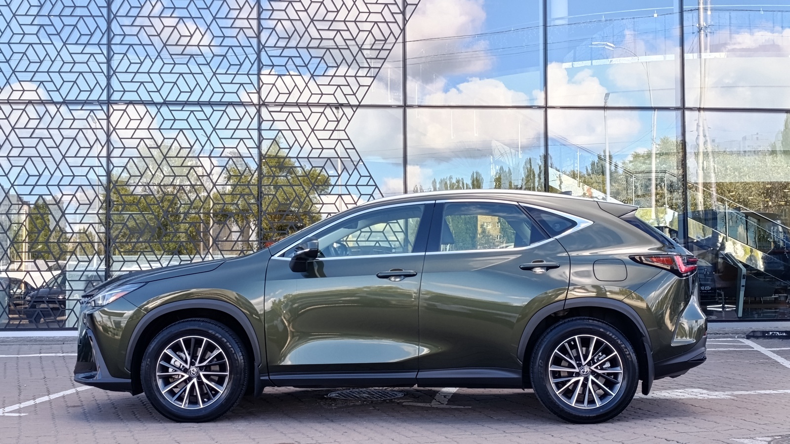 Lexus NX 2022 року, Універсал, Лексус Київ Захід, м.Київ | Фото № 3 Lexus NX 2022 року з пробігом 36120 км, Універсал, Лексус Київ Захід, м.Київ - 1840000 ГРН | Фото № 3