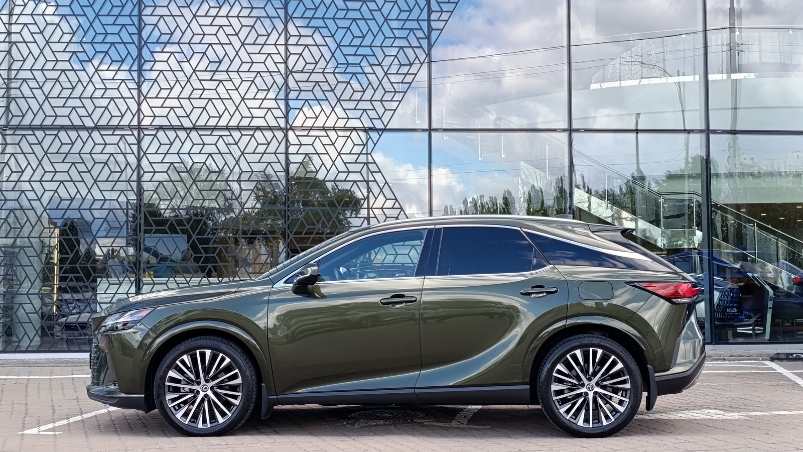 Lexus RX 2023 року, Універсал, Лексус Київ Захід, м.Київ | Фото № 3 Lexus RX 2023 року з пробігом 59918 км, Універсал, Лексус Київ Захід, м.Київ - 2800000 ГРН | Фото № 3