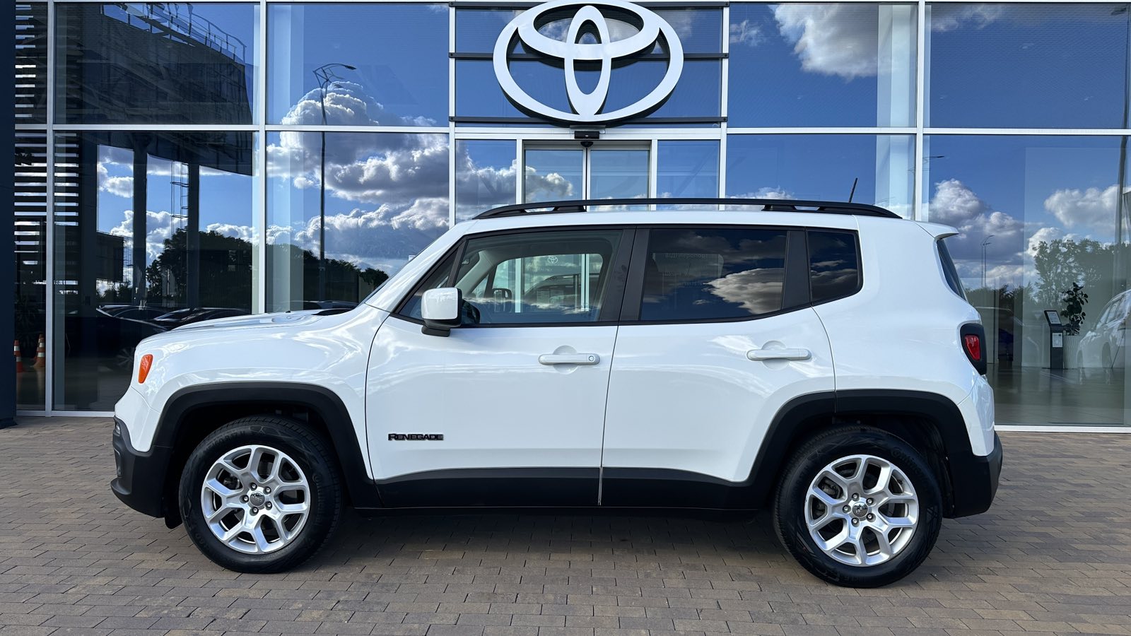 Інші авто JEEP Renegade 2018 року з пробігом 108225 км, Універсал, Тойота Центр Київ "ВІДІ Аеропорт", м.Київ - 600000 ГРН | Фото № 3