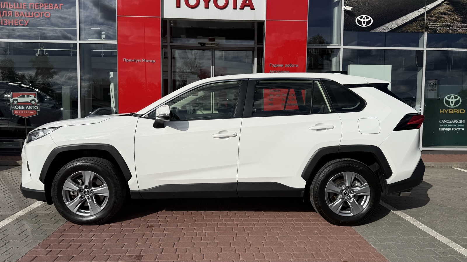 Toyota RAV4 2025 року, Універсал, Тойота Центр Вінниця "Преміум Мотор", м.Вінниця | Фото № 3 Toyota RAV4 2025 року з пробігом 20306 км, Універсал, Тойота Центр Вінниця "Преміум Мотор", м.Вінниця - 1600000 ГРН | Фото № 3
