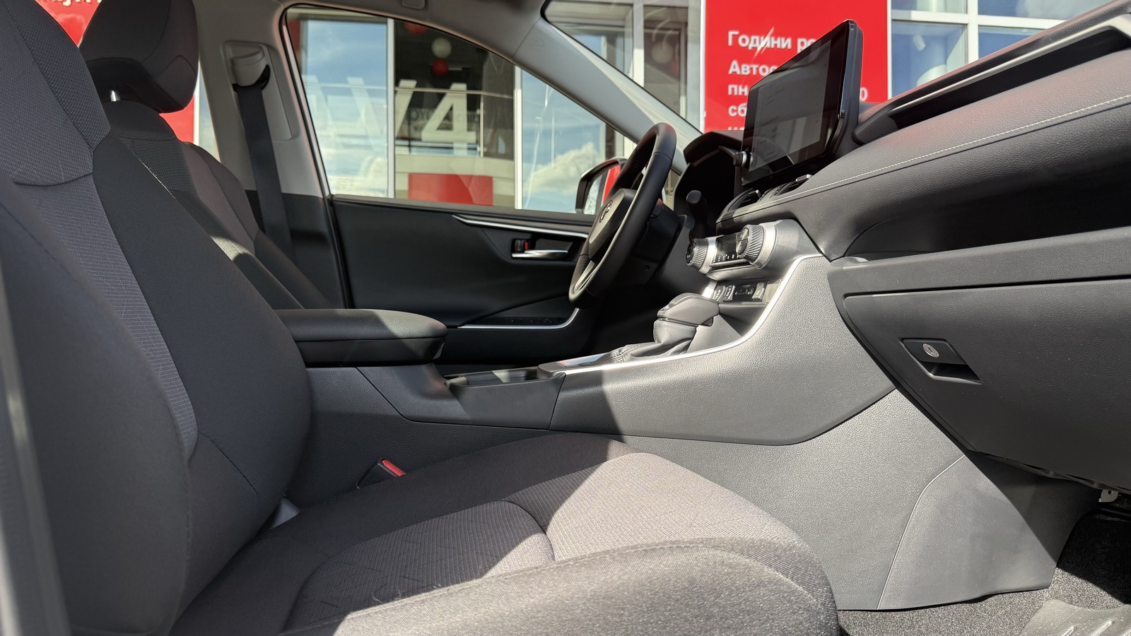 Toyota RAV4 2025 року, Універсал, Тойота Центр Вінниця "Преміум Мотор", м.Вінниця | Фото № 6 Toyota RAV4 2025 року з пробігом 20306 км, Універсал, Тойота Центр Вінниця "Преміум Мотор", м.Вінниця - 1600000 ГРН | Фото № 6