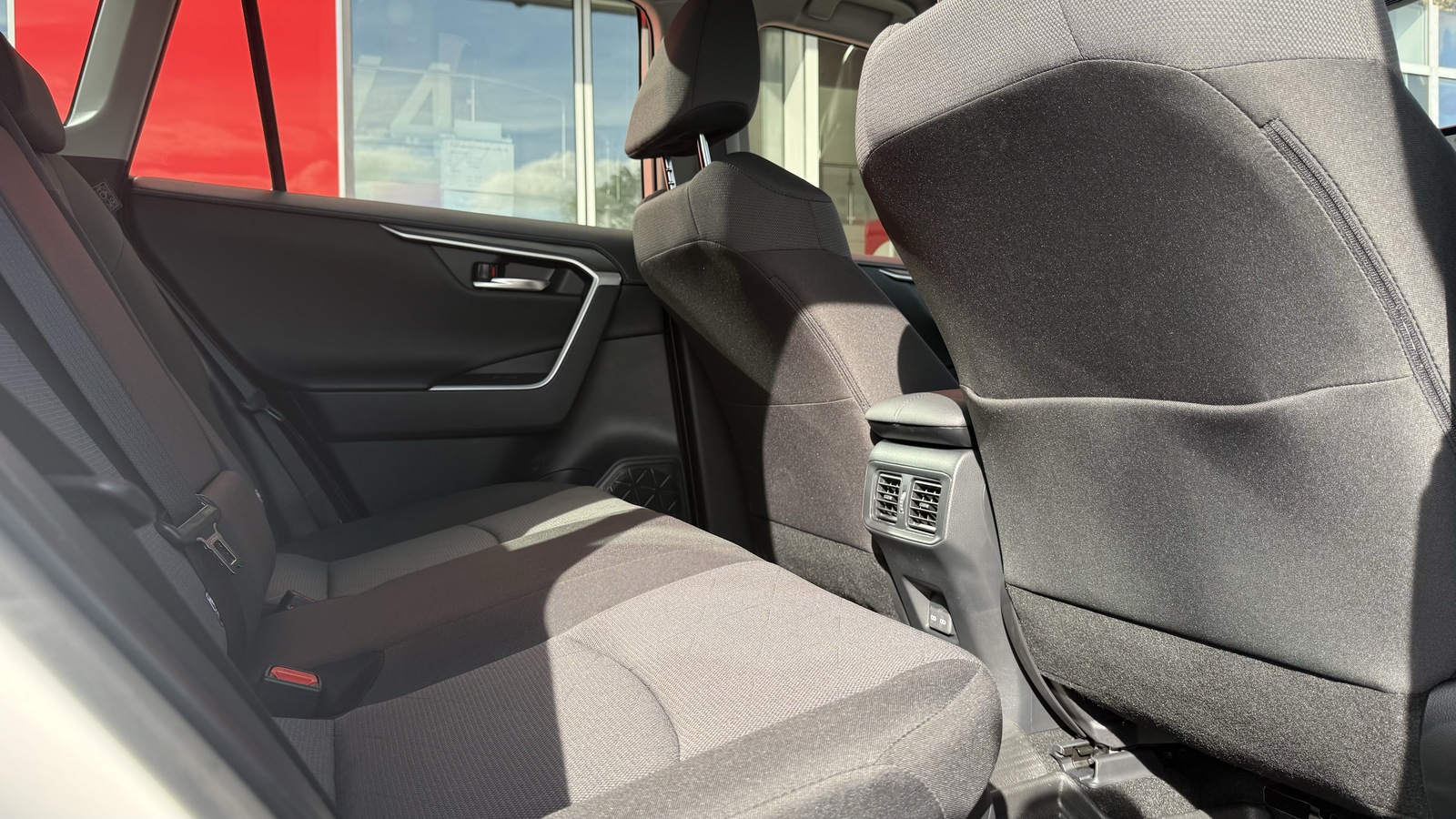 Toyota RAV4 2025 року, Універсал, Тойота Центр Вінниця "Преміум Мотор", м.Вінниця | Фото № 7 Toyota RAV4 2025 року з пробігом 20306 км, Універсал, Тойота Центр Вінниця "Преміум Мотор", м.Вінниця - 1600000 ГРН | Фото № 7