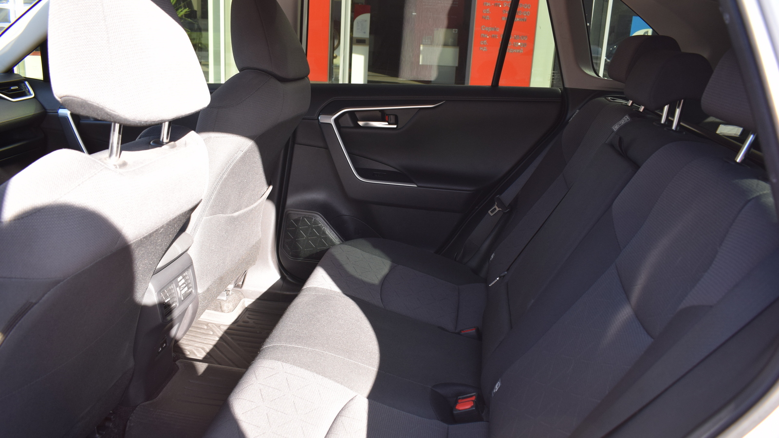Toyota RAV4 2023 року, Універсал, Тойота Центр Житомир "Стар - Кар", м.Житомир | Фото № 11 Toyota RAV4 2023 року з пробігом 133554 км, Універсал, Тойота Центр Житомир "Стар - Кар", м.Житомир - 1294720 ГРН | Фото № 11
