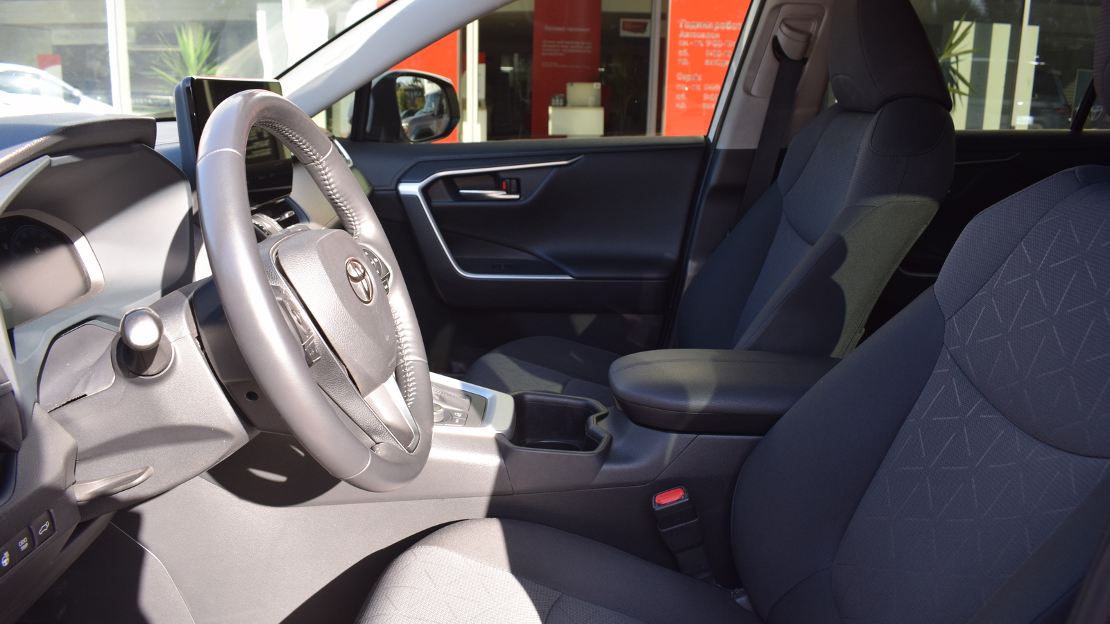 Toyota RAV4 2023 року, Універсал, Тойота Центр Житомир "Стар - Кар", м.Житомир | Фото № 12 Toyota RAV4 2023 року з пробігом 133554 км, Універсал, Тойота Центр Житомир "Стар - Кар", м.Житомир - 1294720 ГРН | Фото № 12