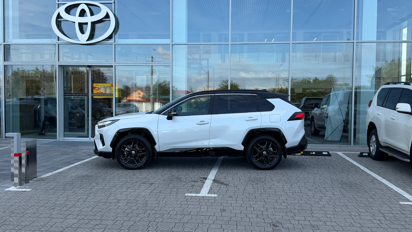 Toyota RAV4 2024 року з пробігом 4173 км, Універсал, Тойота Центр Рівне "Агат Авто", м.Рівне - 2096200 ГРН | Фото № 3