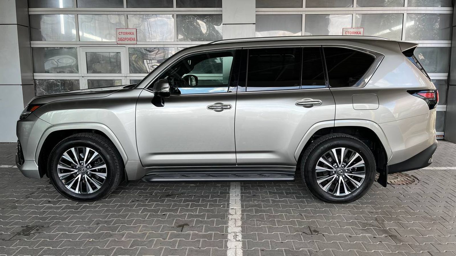 Lexus LX 2025 року, Універсал, Тойота Центр Хмельницький "Гранд Мотор", м.Хмельницький | Фото № 3 Lexus LX 2025 року з пробігом 32697 км, Універсал, Тойота Центр Хмельницький "Гранд Мотор", м.Хмельницький - 5665000 ГРН | Фото № 3