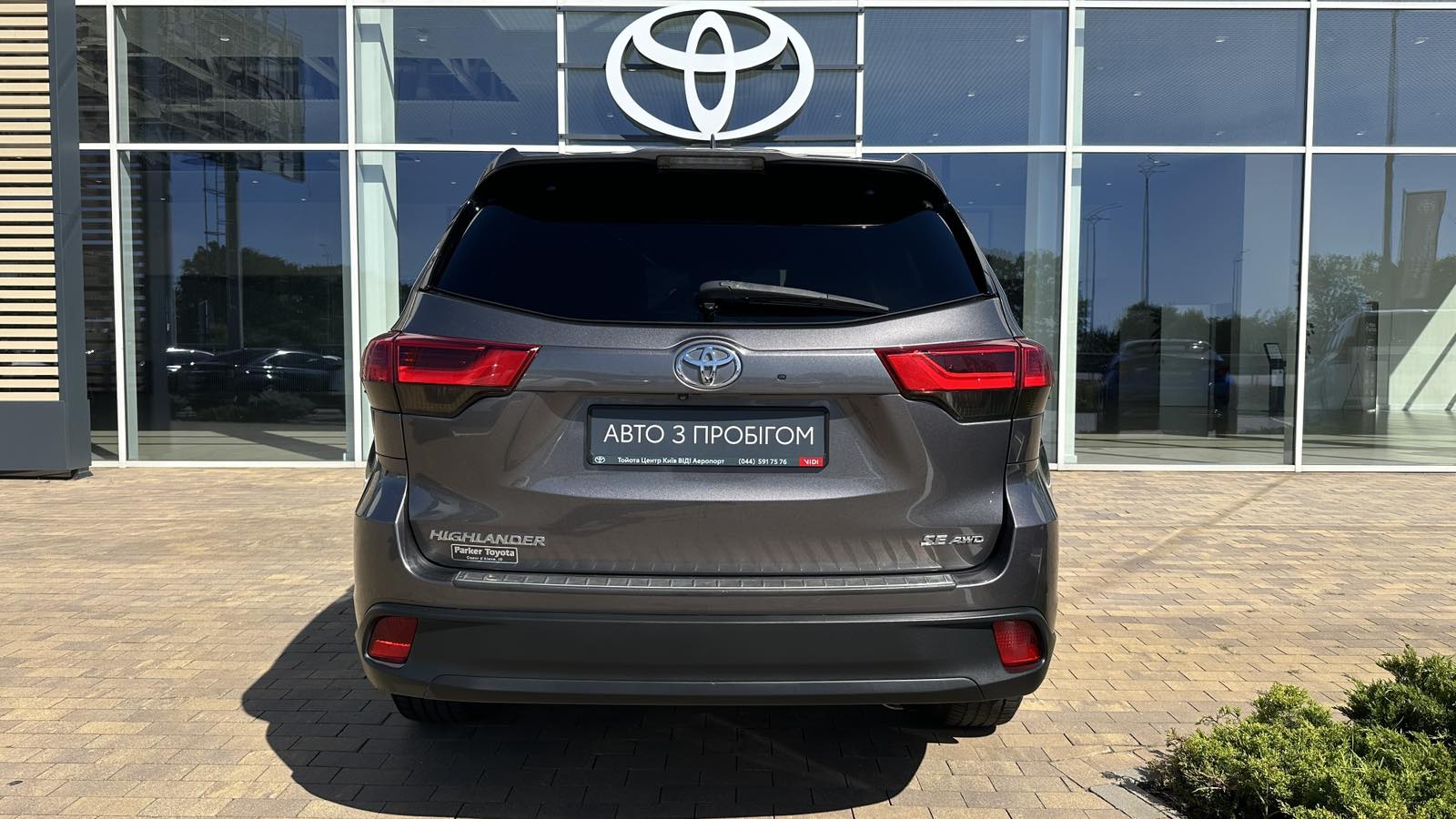 Toyota HIGHLANDER 2017 року, Універсал, Тойота Центр Київ "ВІДІ Аеропорт", м.Київ | Фото № 4 Toyota HIGHLANDER 2017 року з пробігом 165302 км, Універсал, Тойота Центр Київ "ВІДІ Аеропорт", м.Київ - 985000 ГРН | Фото № 4