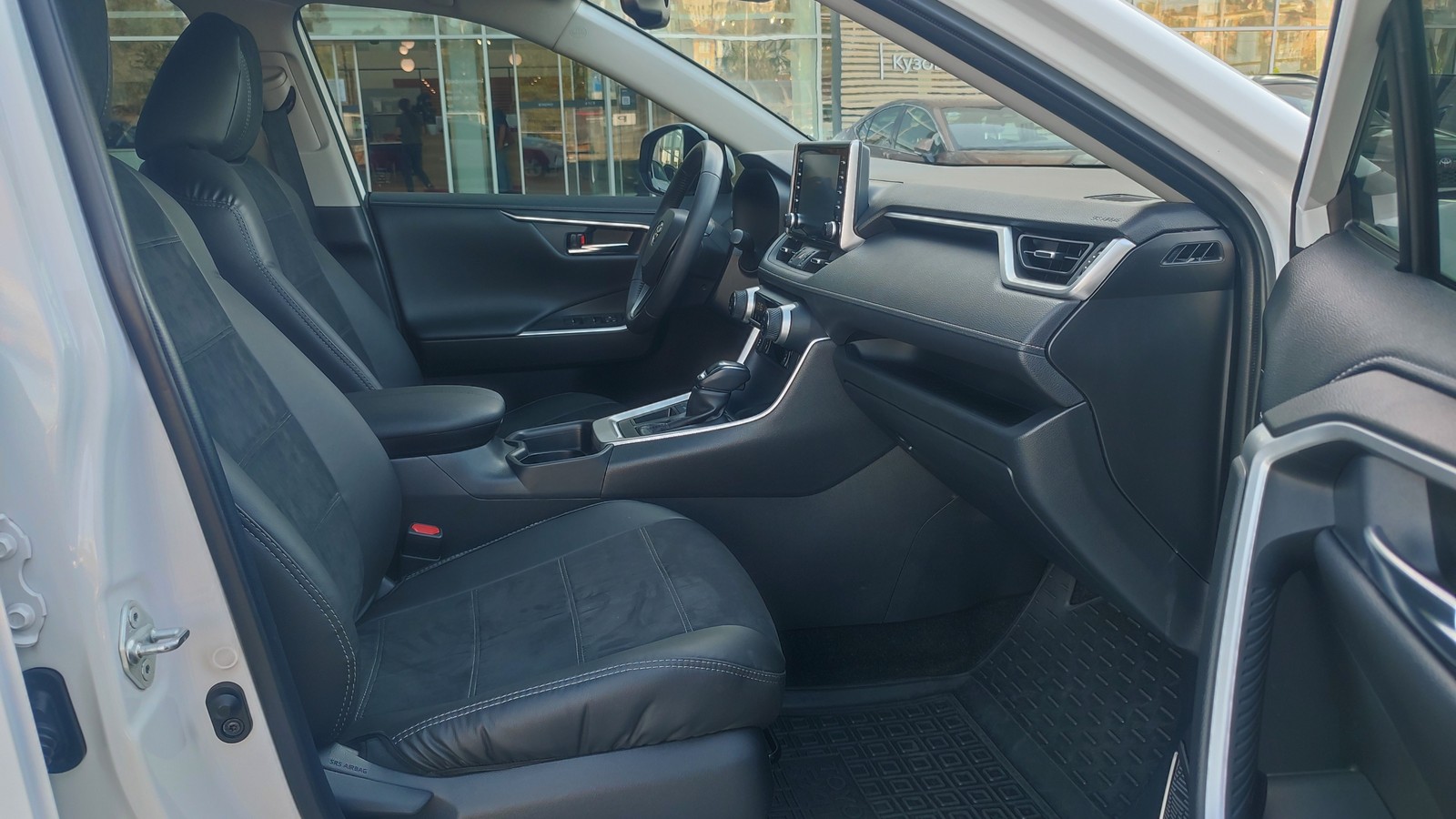 Toyota RAV4 2020 року з пробігом 82419 км, Універсал, Тойота Центр Київ "ВіДі Автострада", м.Київ - 1250000 ГРН | Фото № 6