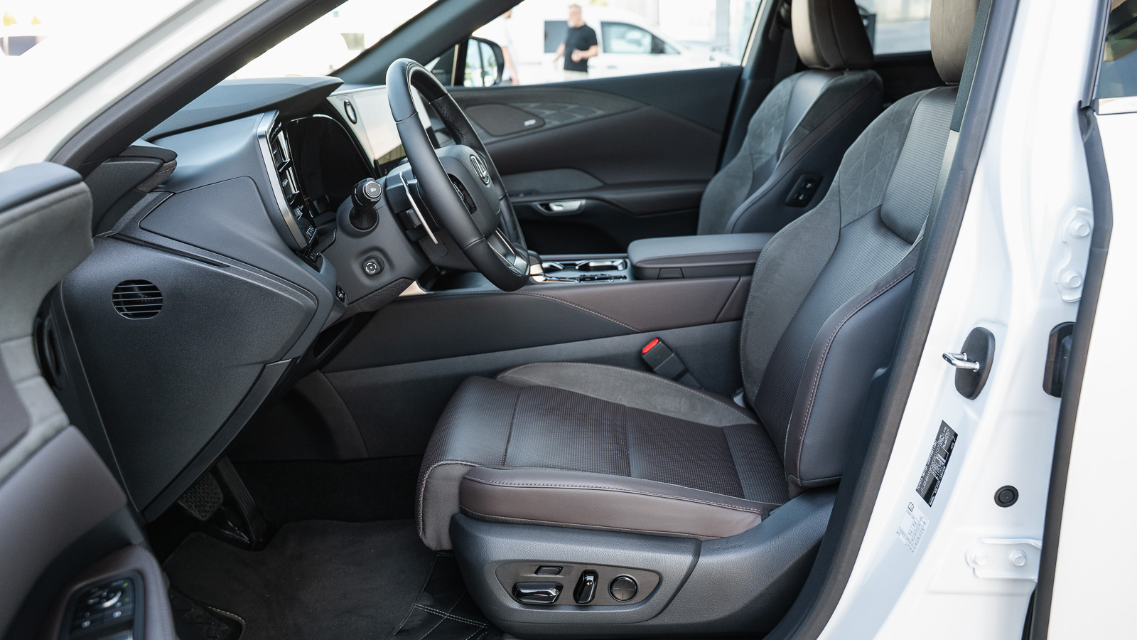 Lexus RX 450h+ 2025 року, Універсал, Лексус Дніпро, м.Дніпро | Фото № 12 Lexus RX 450h+ 2025 року з пробігом 474 км, Універсал, Лексус Дніпро, м.Дніпро - 4216490 ГРН | Фото № 12