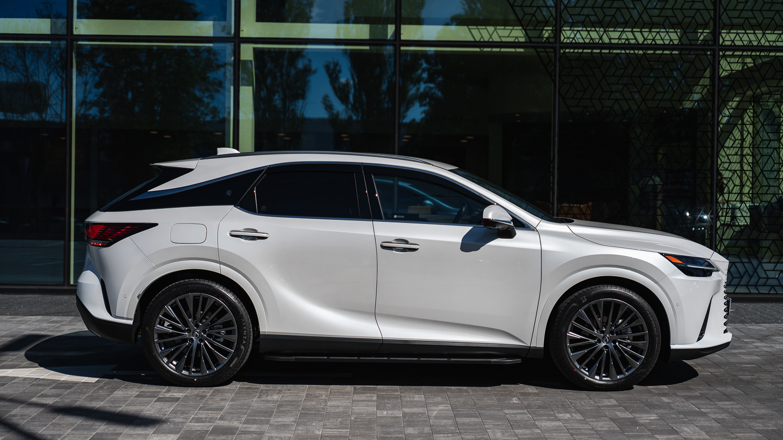 Lexus RX 450h+ 2025 року, Універсал, Лексус Дніпро, м.Дніпро | Фото № 18 Lexus RX 450h+ 2025 року з пробігом 474 км, Універсал, Лексус Дніпро, м.Дніпро - 4216490 ГРН | Фото № 18
