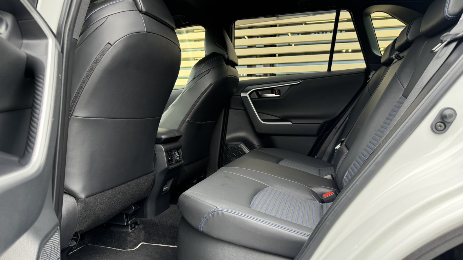 Toyota RAV4 2023 року з пробігом 23567 км, Універсал, Тойота Центр Ужгород "Карат Мотор", м.Ужгород - 1780000 ГРН | Фото № 11