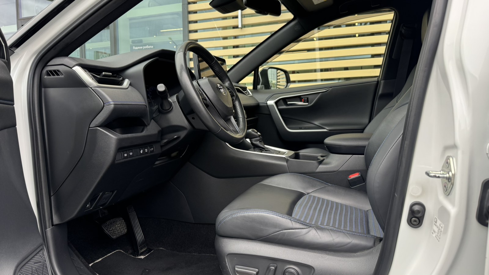 Toyota RAV4 2023 року з пробігом 23567 км, Універсал, Тойота Центр Ужгород "Карат Мотор", м.Ужгород - 1780000 ГРН | Фото № 12