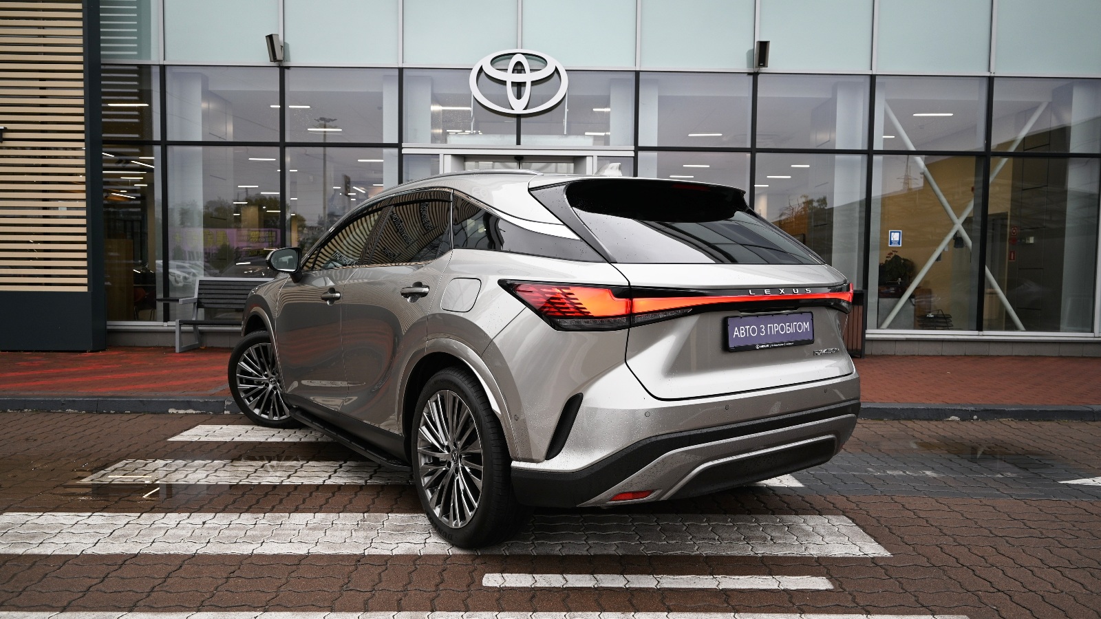 Lexus RX 450h+ 2025 року, Універсал, Тойота Центр Київ "Сіті Плаза", м.Київ | Фото № 2 Lexus RX 450h+ 2025 року з пробігом 4739 км, Універсал, Тойота Центр Київ "Сіті Плаза", м.Київ - 4216490 ГРН | Фото № 2