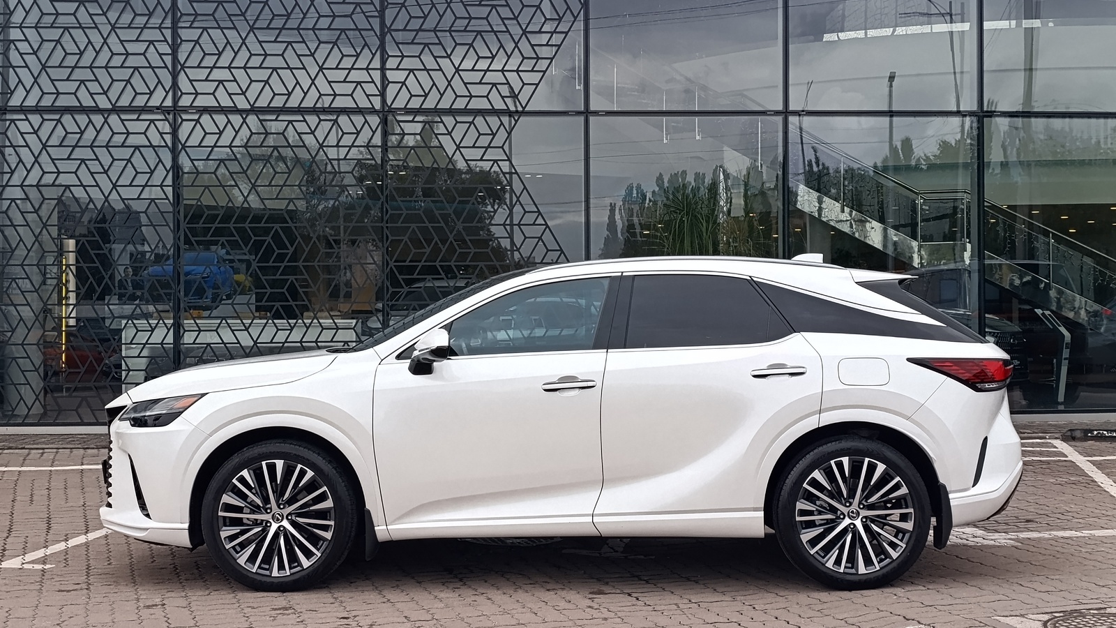 Lexus RX 350h 2023 року, Універсал, Лексус Київ Захід, м.Київ | Фото № 3 Lexus RX 350h 2023 року з пробігом 42848 км, Універсал, Лексус Київ Захід, м.Київ - 3166000 ГРН | Фото № 3
