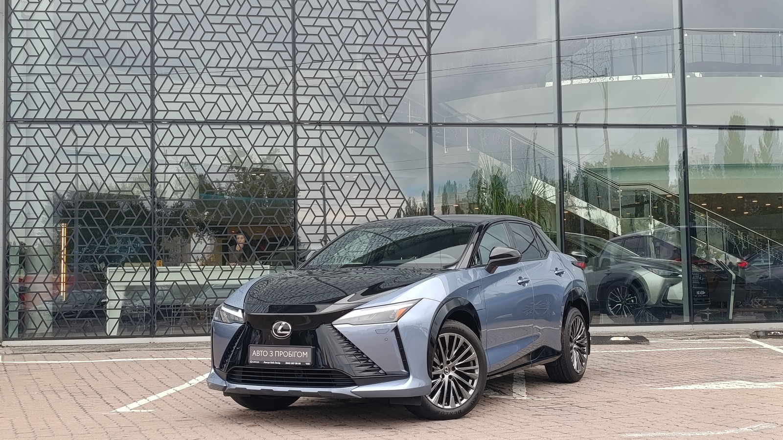 Lexus RZ 450e 2024 року, Універсал, Лексус Київ Захід, м.Київ | Фото № 1 Lexus RZ 450e 2024 року з пробігом 8205 км, Універсал, Лексус Київ Захід, м.Київ - 2350000 ГРН | Фото № 1
