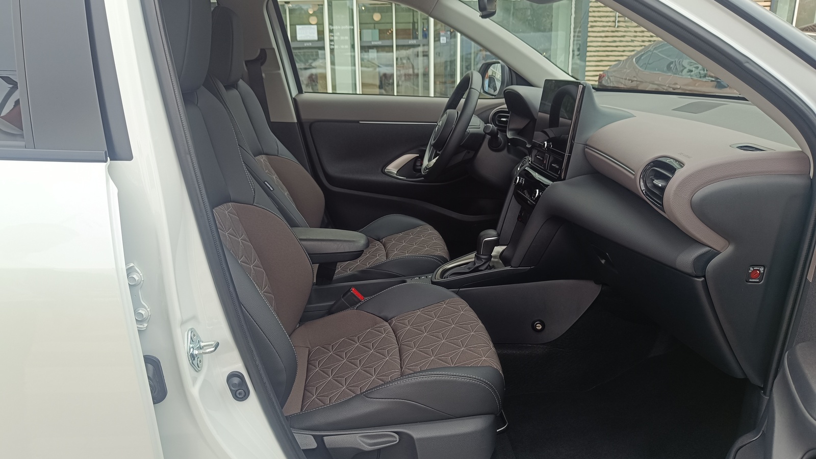 Toyota YARIS CROSS 2025 року з пробігом 5617 км, Хетчбек, Тойота Центр Київ "ВіДі Автострада", м.Київ - 1330000 ГРН | Фото № 6
