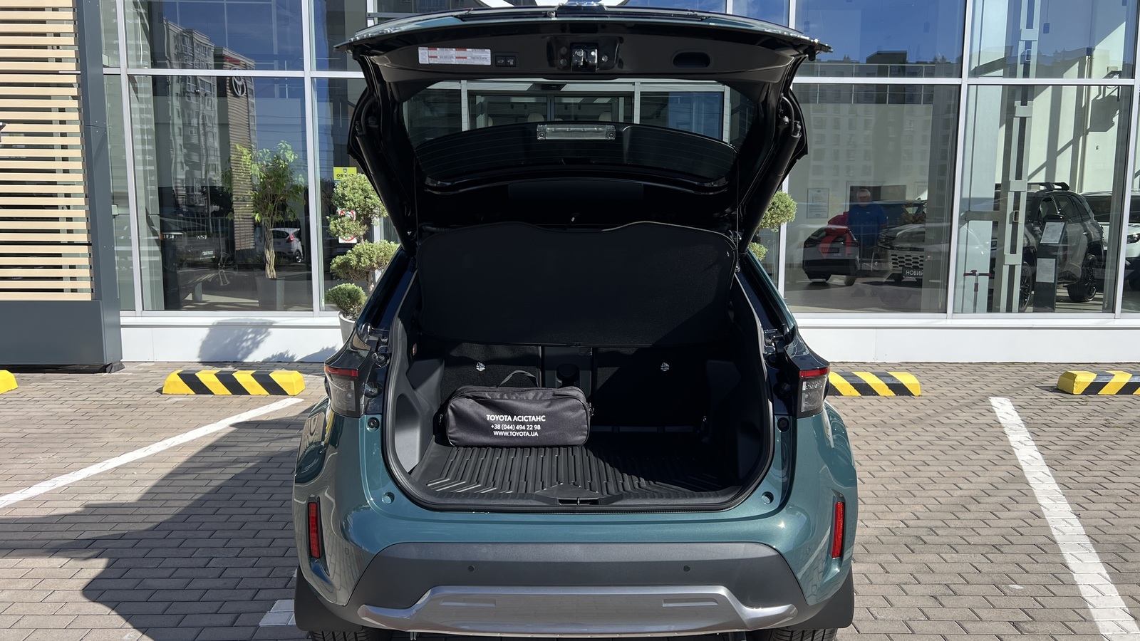 Toyota YARIS CROSS 2025 року, Хетчбек, Тойота Центр Чернігів "Соллі-Плюс", м.Чернігів | Фото № 10 Toyota YARIS CROSS 2025 року з пробігом 892 км, Хетчбек, Тойота Центр Чернігів "Соллі-Плюс", м.Чернігів - 1495000 ГРН | Фото № 10